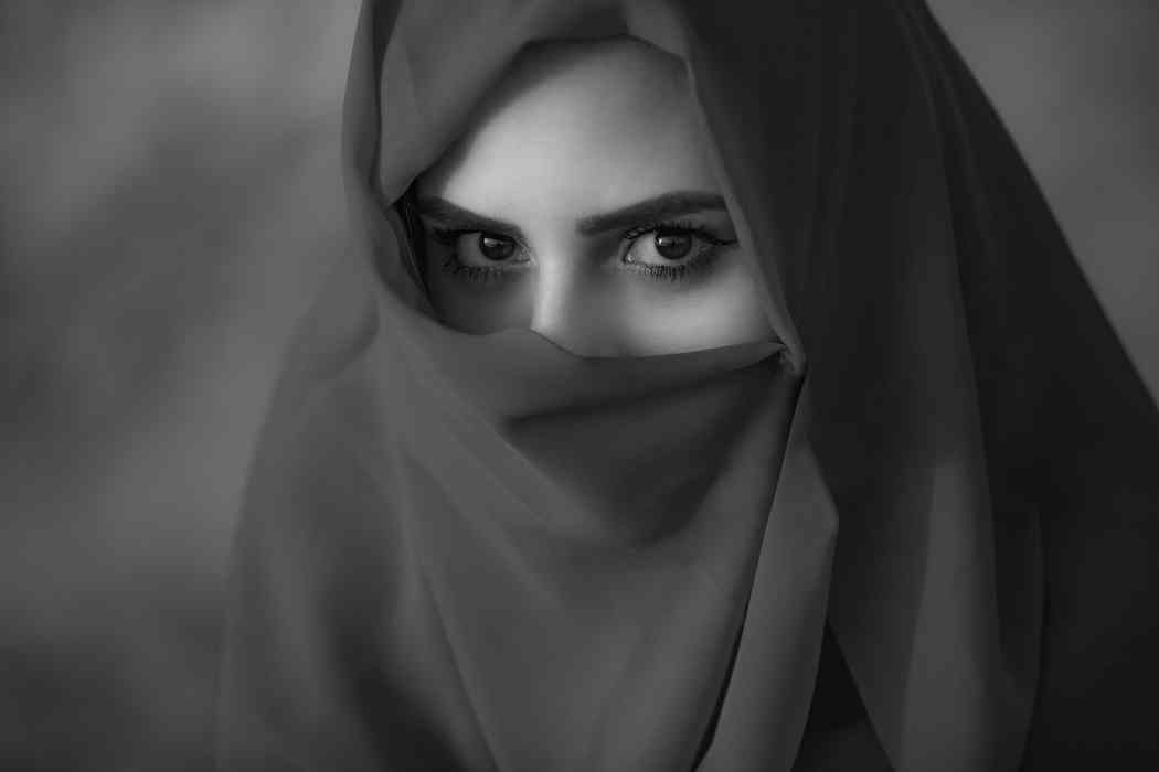 Le « dévoilement » des femmes musulmanes, une longue histoire française 